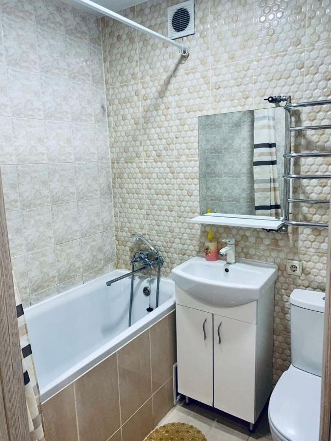 Квартира -Студия В Центре Khmelʼnytsʼkyy Esterno foto